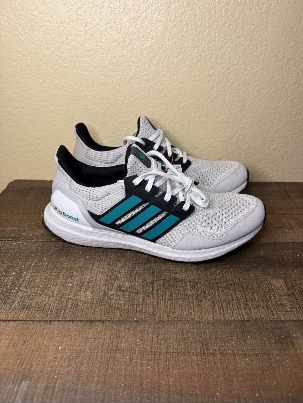Adidas UltraBoost 1.0 “White Pure Teal”
- Size 10 Men.